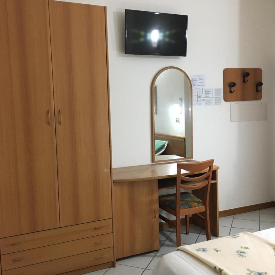 Hotel Venezia San Mauro Mare Экстерьер фото