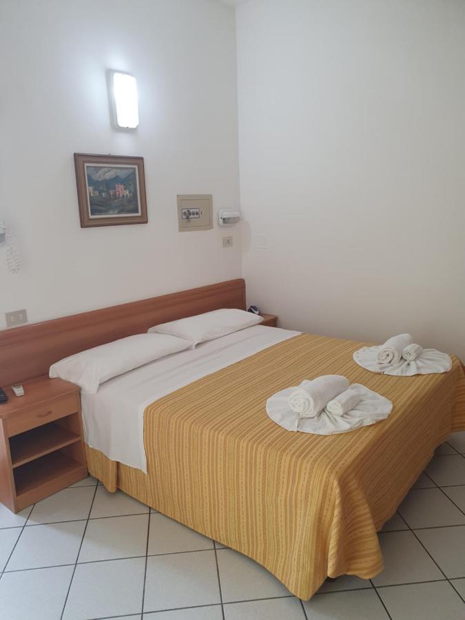 Hotel Venezia San Mauro Mare Экстерьер фото