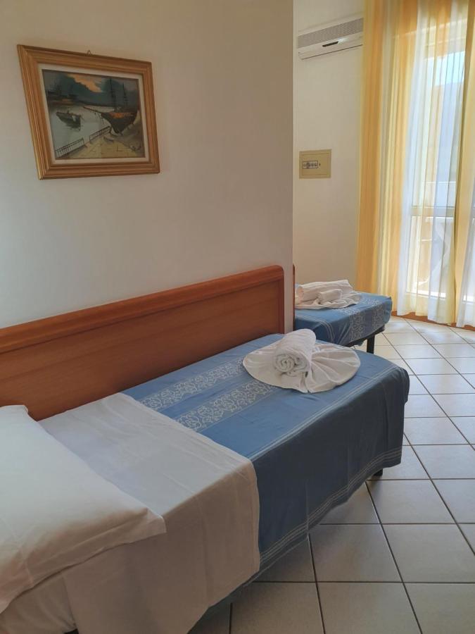 Hotel Venezia San Mauro Mare Номер фото
